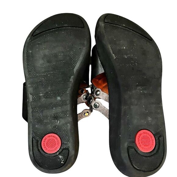 FitFlop Black Leather Embellished Stids Toe Loop Ssndals Size 7 EUC - Picture 4 of 5